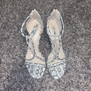 Snake print heels 🐍